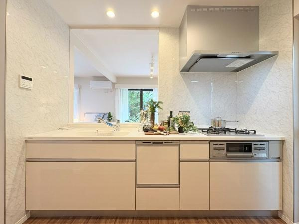 横浜市青葉区奈良５丁目の中古一戸建のキッチン|システムキッチン食洗器＋浄水器付きです！