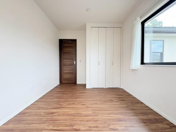 横浜市青葉区奈良５丁目の中古一戸建の子供部屋|子供部屋5.6帖！お子様部屋やお仕事部屋としてもお使いいただけます！