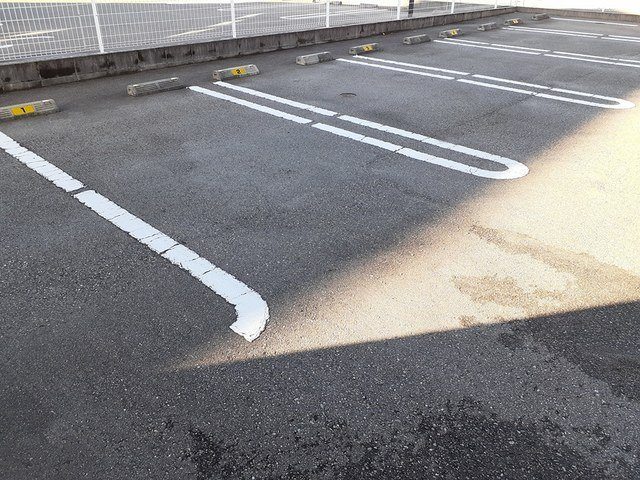 コンフォートⅤの駐車場|駐車場に車を止められます