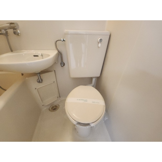 レピュート高岡Bのトイレ