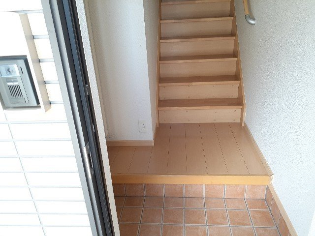 アルモニーの玄関