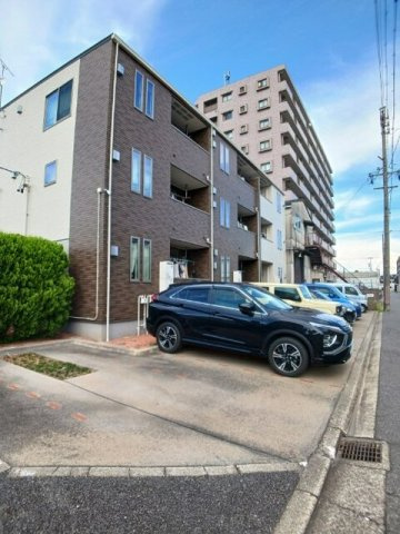レニティフ　Ⅱの駐車場