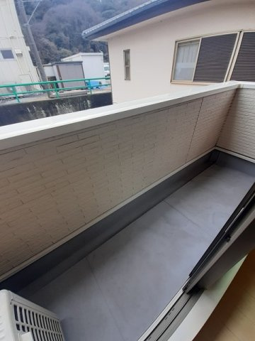 シェーン　バッハ　笹沖のバルコニー