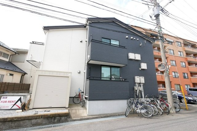 アドヴァンス新松戸の外観