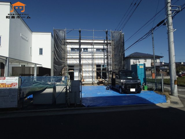 高松市木太町オール電化住宅◇食洗器や網戸等設置されているお得なオール電化住宅です。の前面道路含む現地写真|前面道路が見通しが良く、ファミリーカーのような大きな車でも運転しやすく、車庫入れも余裕を持ってできるのが魅力的なお家です。