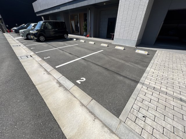 MISTRAL姫路駅前Ⅴ忍町の駐車場