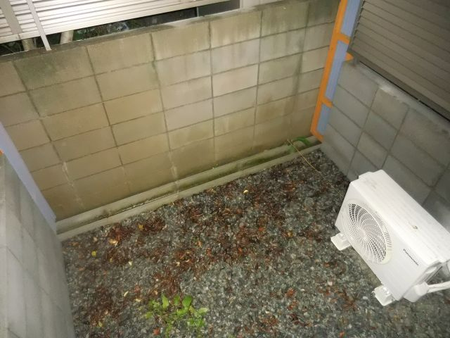 rn Terrace ⾼槻のバルコニー