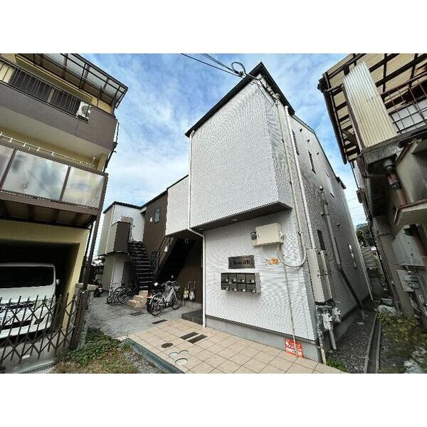 rn Terrace ⾼槻のエントランス