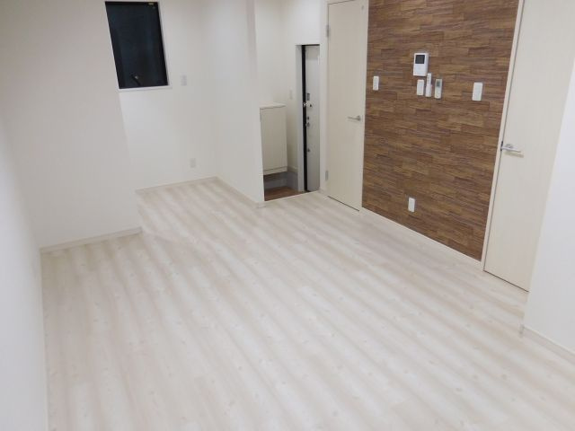 rn Terrace ⾼槻の洋室