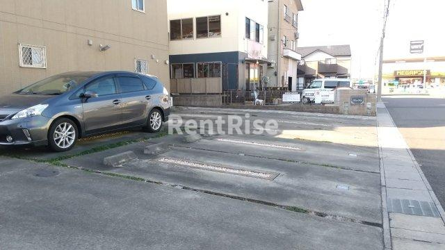 フォレストパークの駐車場