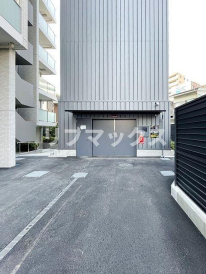 【駐車場】ドゥーエ横濱鶴見 