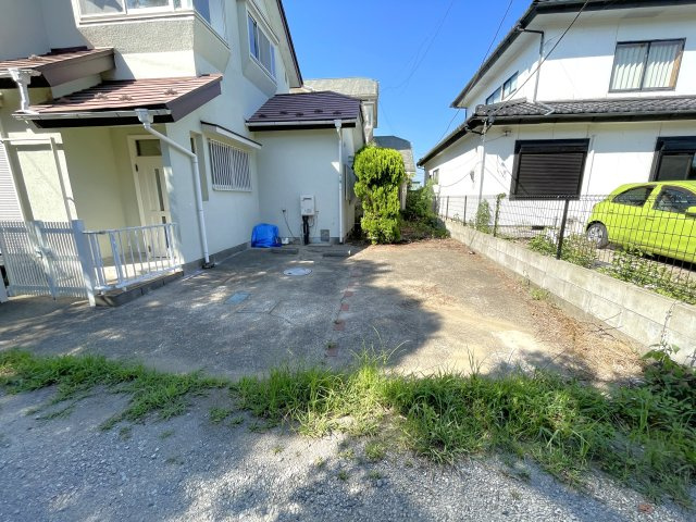 大網白里市柳橋貸戸建の駐車場