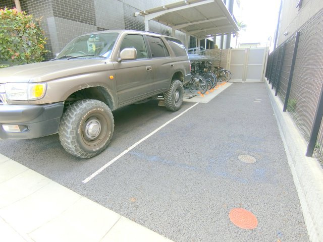 SYFORME 田園調布南 Asyl Courtの駐車場|敷地内平置き駐車場