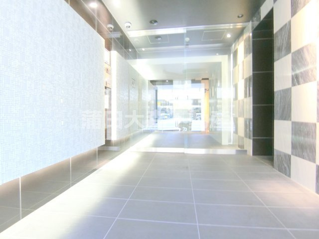 SYFORME 田園調布南 Asyl Courtのエントランス|エントランス　防犯カメラTVモニター付オートロック宅配BOXメールBOX管理人室
