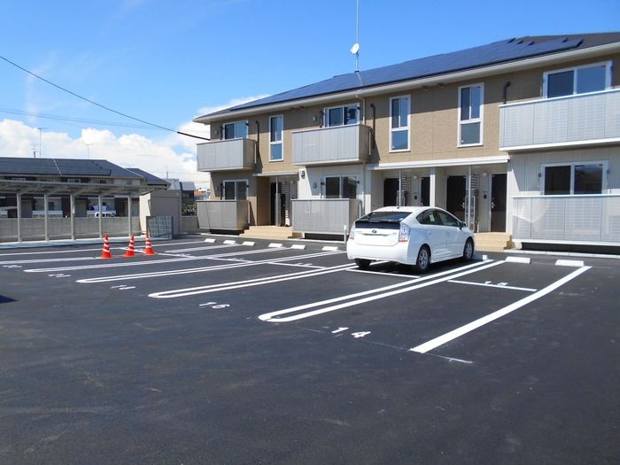 リヴェールパレス　B棟の駐車場