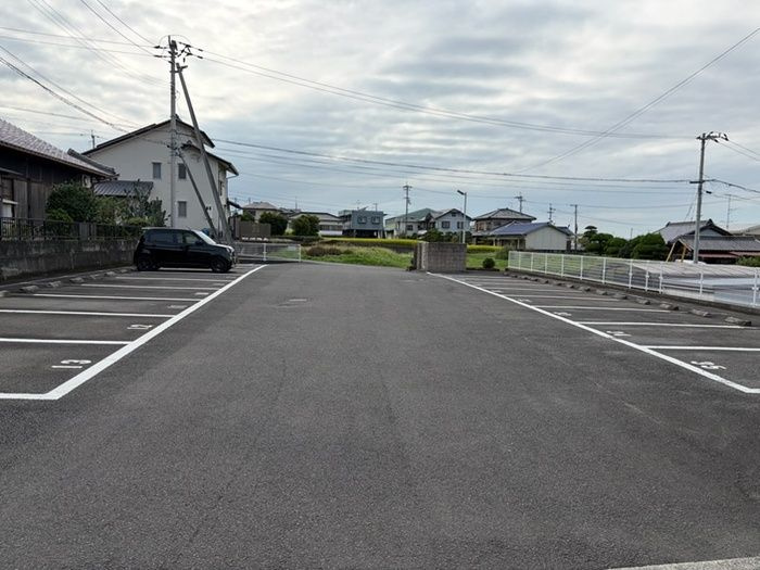 ウィンドヒルⅡの駐車場