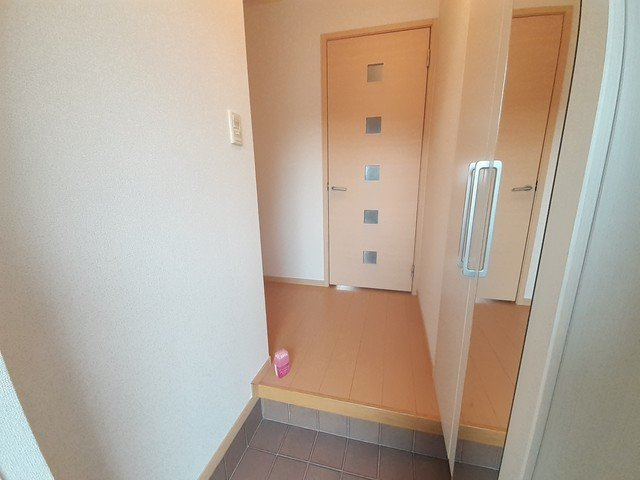 ヴィオラ壱番館Ａの玄関