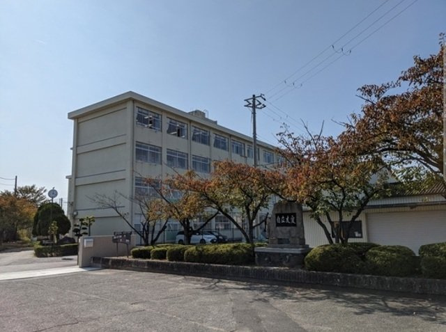 アイリスⅢの周辺|平岡中学校まで260m