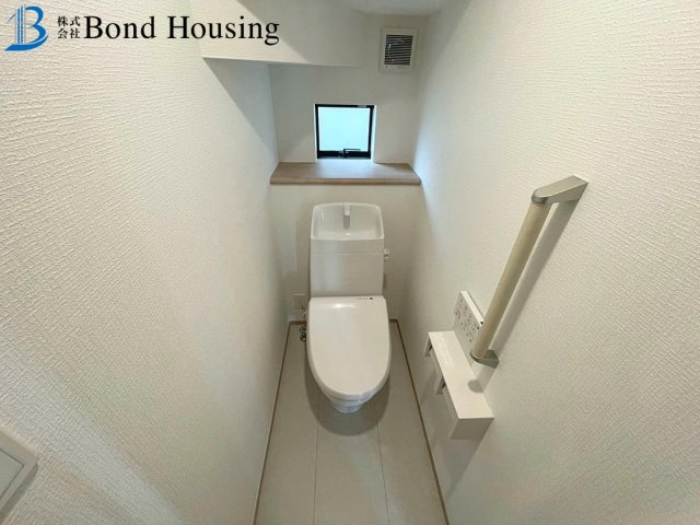 住宅性能評価取得物件　大久保町八木　新築6区画　A号棟のトイレ