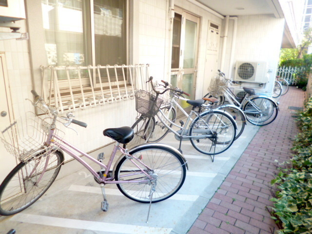 ヴォール浜田山の駐車場|★屋根付きの駐輪場です★