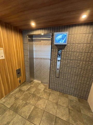 ディアレイシャス湊川公園のエントランス
