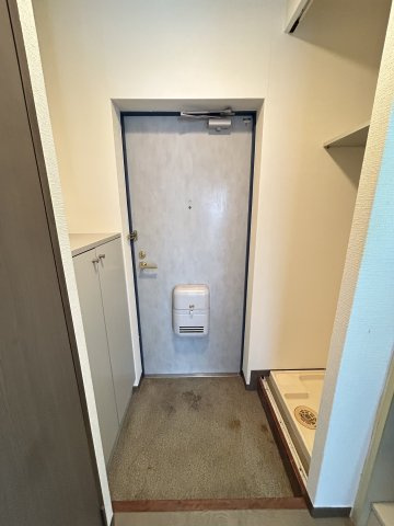 ディナスティ清水谷の玄関