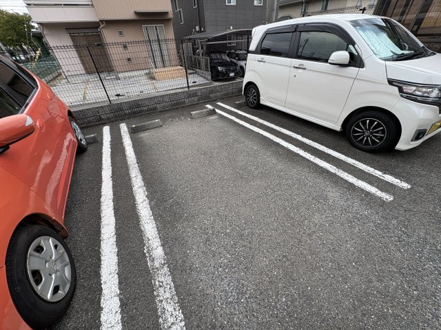 カレントⅡの駐車場