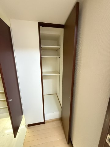 大阪市中央区高津３丁目の賃貸マンションの収納