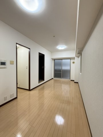 大阪市中央区高津３丁目の賃貸マンションの居間・リビング