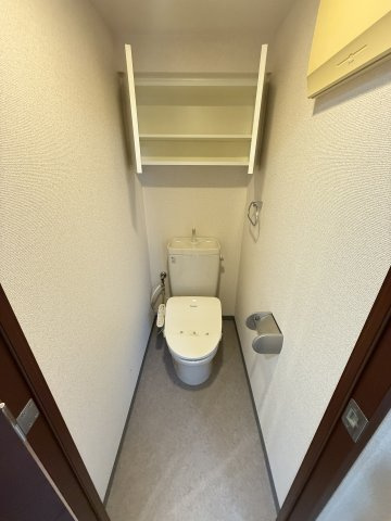 大阪市中央区高津３丁目の賃貸マンションのトイレ
