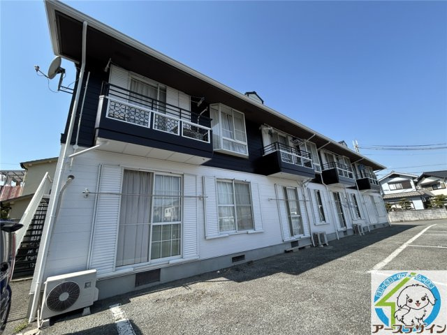 シャルマン岸田の外観