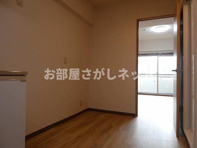 泉食品ビル【おとり物件なし】#学生・社会人にオススメ！初期費用分割払いOK！の居間・リビング