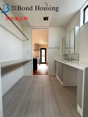 三方角地につき開放感あり　福田3丁目　新築限定1棟の居間・リビング