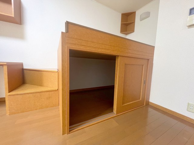 レオパレスガラクシアースの収納