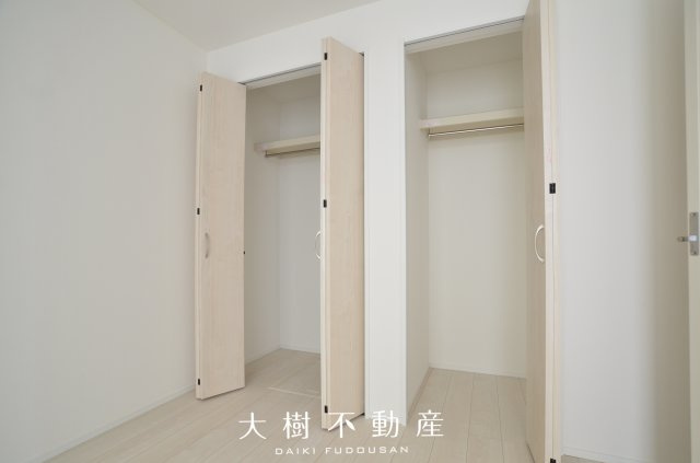 【洋室】 | 座間市座間2丁目　新築戸建て　全3棟　【仲介手数料無料】 | 1階　洋室2（7.0帖）クローゼット