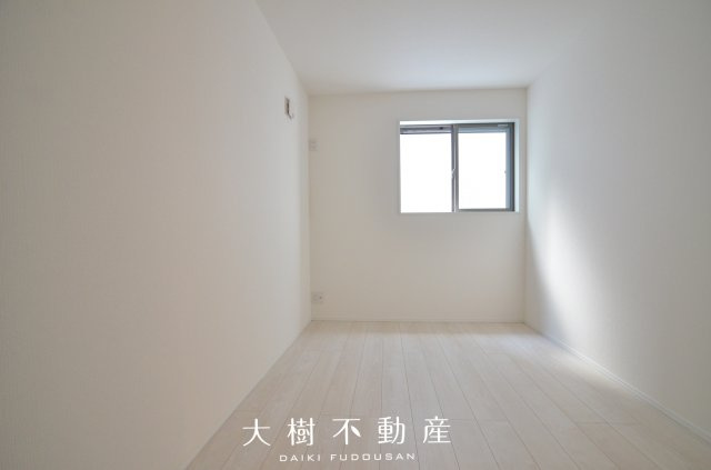 【洋室】 | 座間市座間2丁目　新築戸建て　全3棟　【仲介手数料無料】 | 1階　洋室3（5.5帖）
