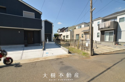 【前面道路含む現地写真】 | 座間市座間2丁目　新築戸建て　全3棟　【仲介手数料無料】