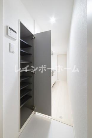 KUKUNA 松戸【仲介手数料：50％OFF】対象物件！の玄関|落ち着いた玄関です