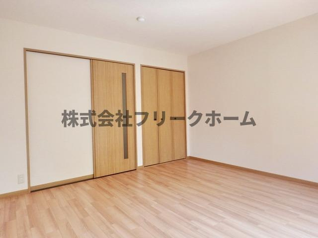武蔵野市中町２丁目のアパートの居間・リビング