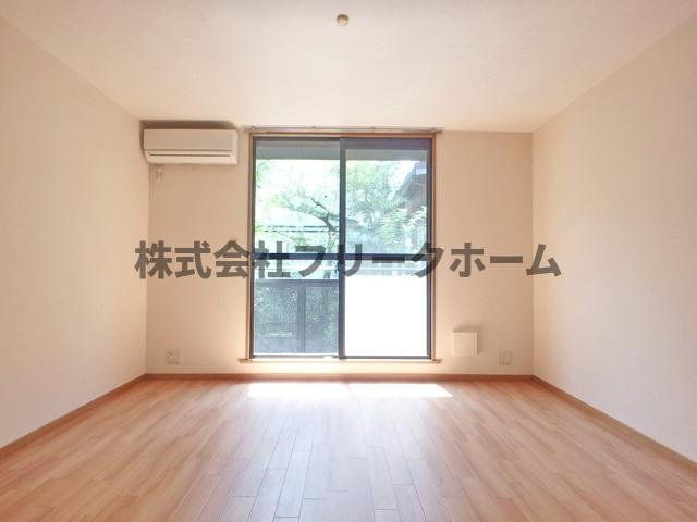武蔵野市中町２丁目のアパートの寝室