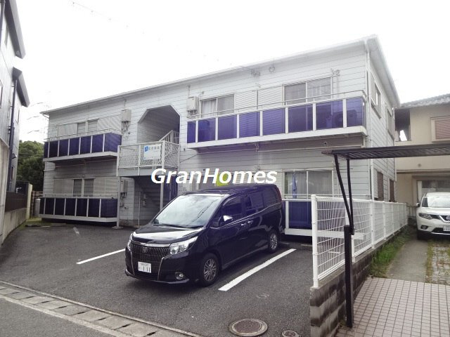 姫路市飾磨区妻鹿東海町のハイツの外観