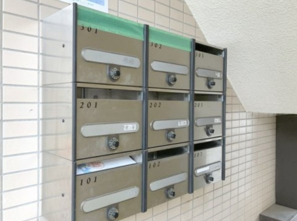 松戸市常盤平２丁目の賃貸マンションのエントランス
