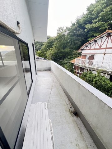 モントレー岡本のバルコニー