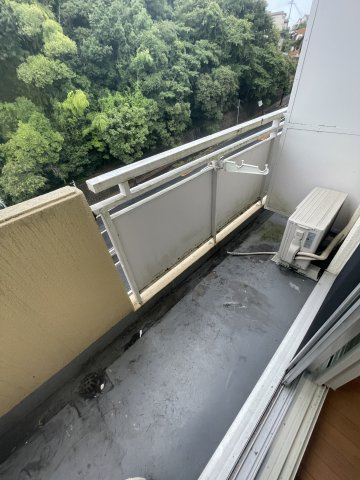 サニーパレス白川台のバルコニー