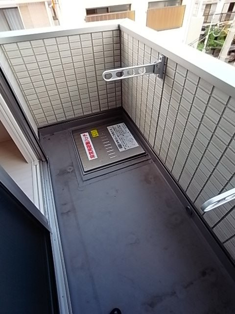 アジョーレレジデンスJR西宮駅前のバルコニー