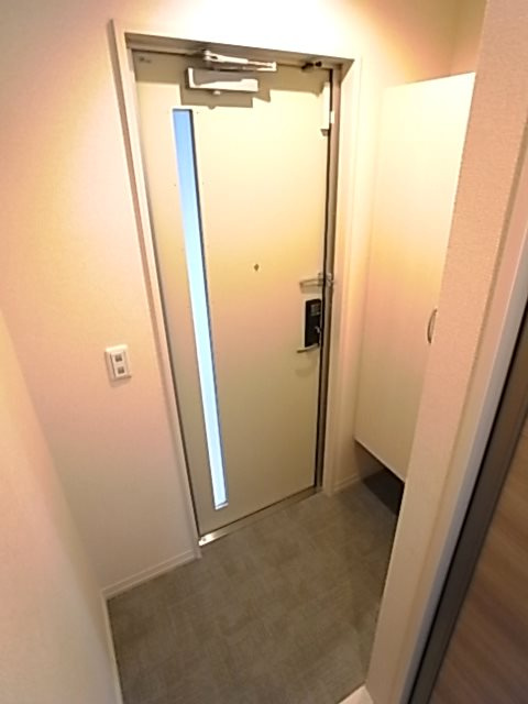 アジョーレレジデンスJR西宮駅前の玄関