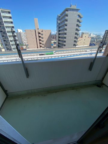 タカマツ神戸駅南通のバルコニー