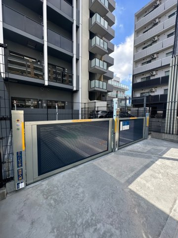 MODERN PALAZZO 箱崎graceの駐車場
