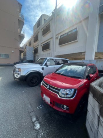 ふぁいん苦楽園の駐車場