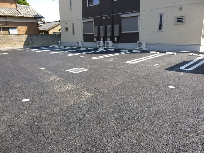 コンフォートの駐車場